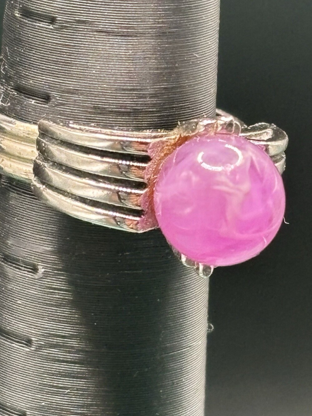 VTG Sarah Coventry Purple Ball & Silvertone Silver Tone Adjustable Ring 7 3/4 - Picture 4 of 5
